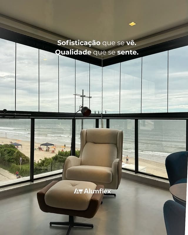 Varanda envidraçada com vista pro mar Alumflex
